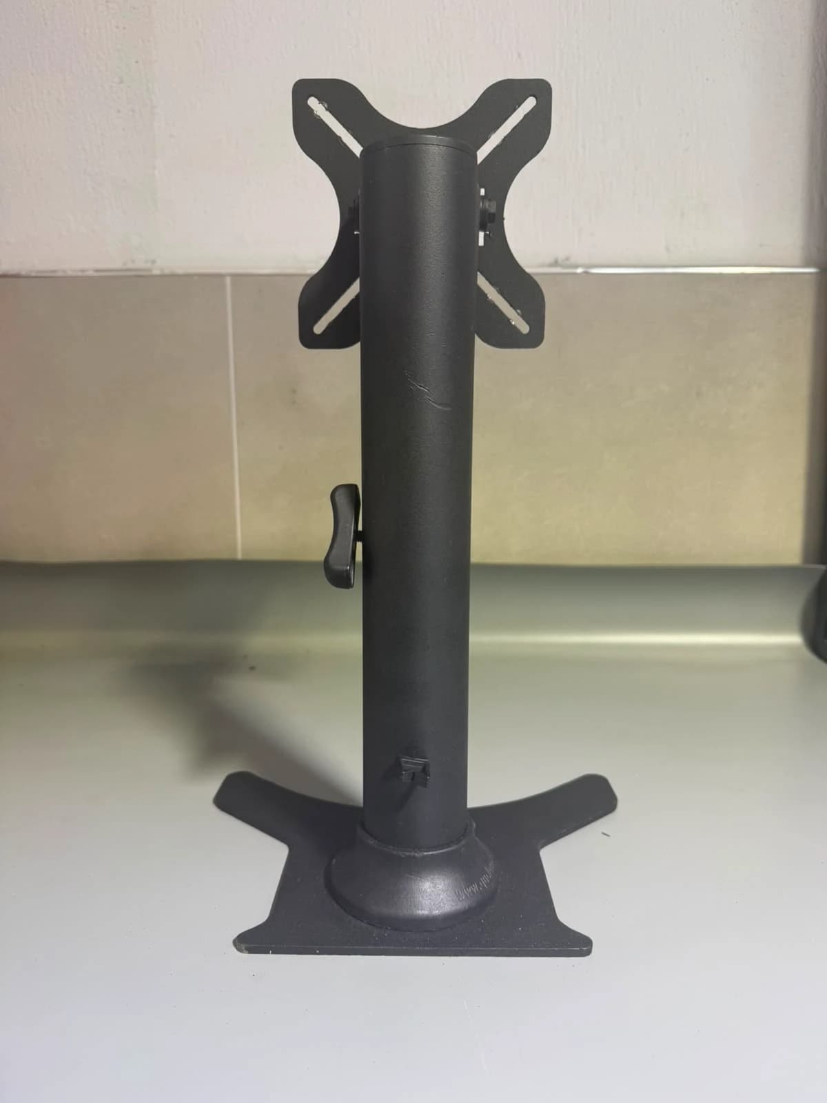 AYAK METAL BORU UNİVERSAL PİVOT 360 DERECE — fotoğraf 2/8
